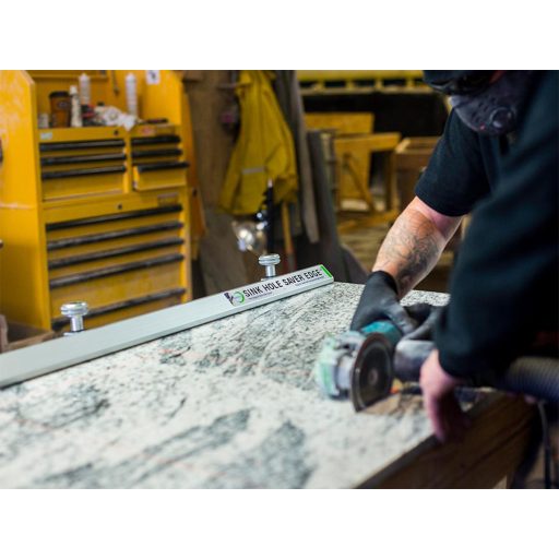 OMNI CUBED SINK HOLE SAVER EDGE (8') - 2400 mm hosszú sínnel