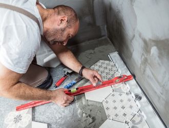 Hány lapszintező kapu és ék kell? Fugaméret-választás és mennyiségszámítás